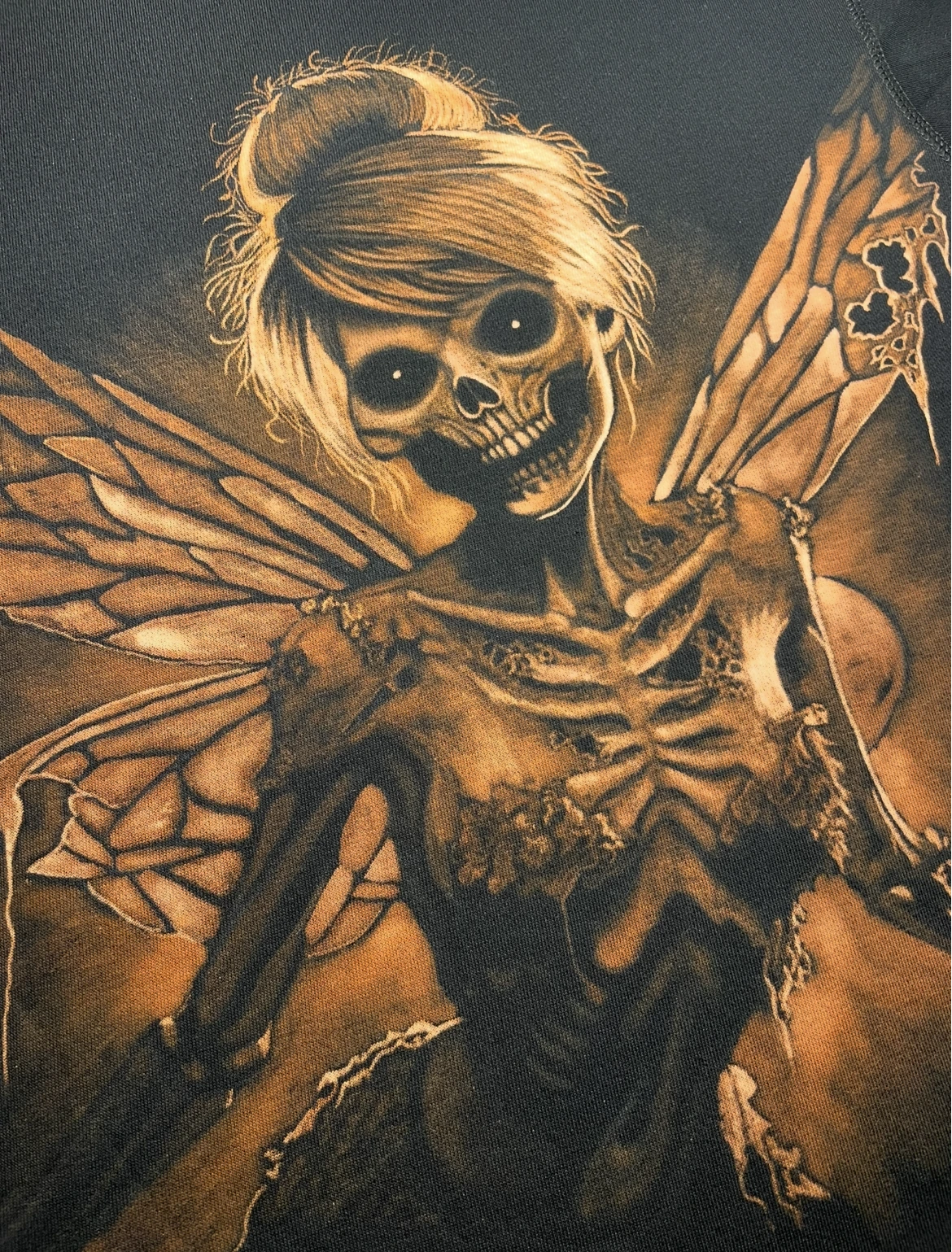 Detailansicht von Bleach Art auf Baumwollstoff