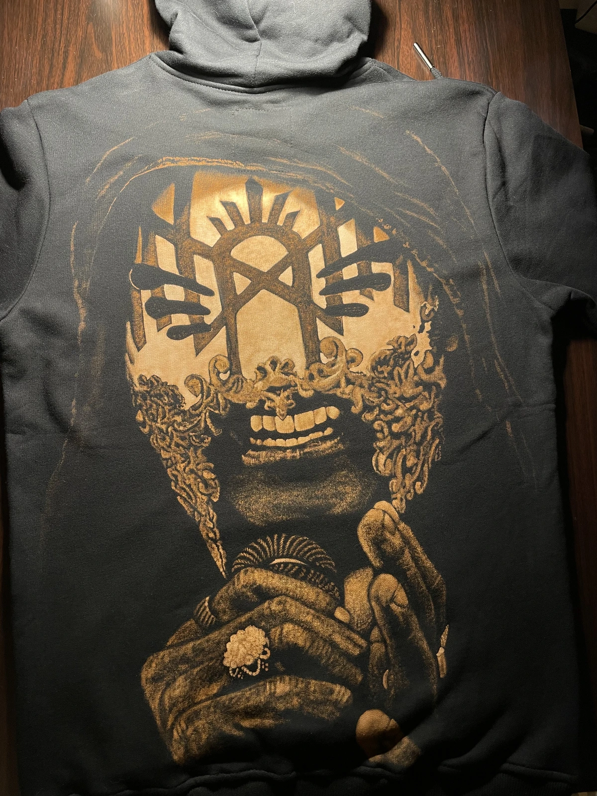 Individuell handbemalter Hoodie, inspiriert von Sleep Token, mit Bleach-Art-Design von Helen Oben Art