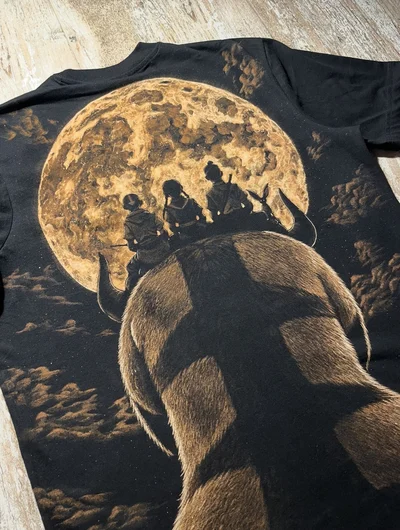 Detailansicht des handbemalten Avatar Bleach Art Motivs mit Appa und Vollmond auf der Rückseite