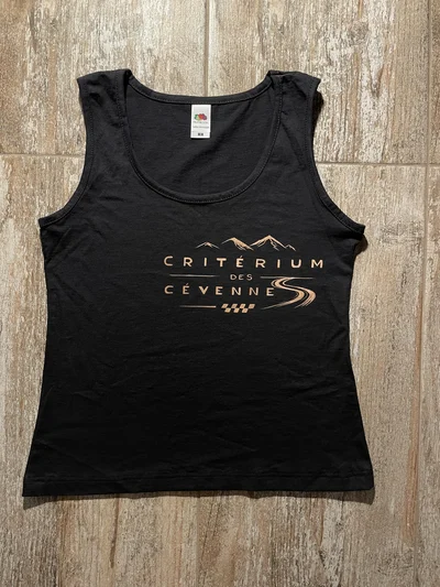 Vorderseite des Tanktops mit Critérium des Cévennes Schriftzug und Bergmotiv