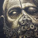 Video mit handbemaltem Zombie Bleach Art T-Shirt, inspiriert von düsterer Horrorfilm-Ästhetik, Rückansicht in Bewegung