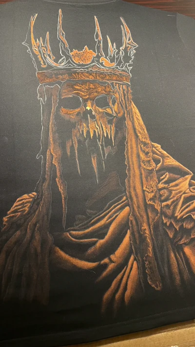 Dunkler Prinz Bleach Art auf schwarzem T-Shirt – gotisches Fantasy Design