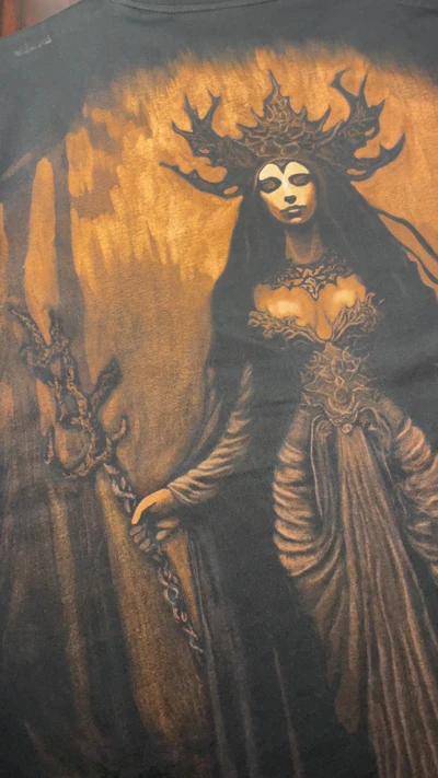 Waldnymphe Bleach Art auf schwarzem T-Shirt – Naturgöttin Fantasy Design